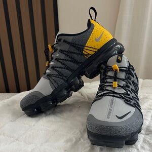 Nike Men's Athletic Shoes in Gray and Yellow Nike Vapormax